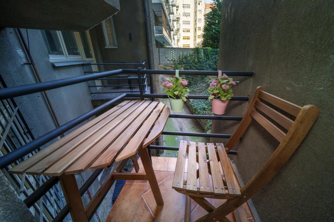 Dlouha Apartment With Balcony براغ المظهر الخارجي الصورة