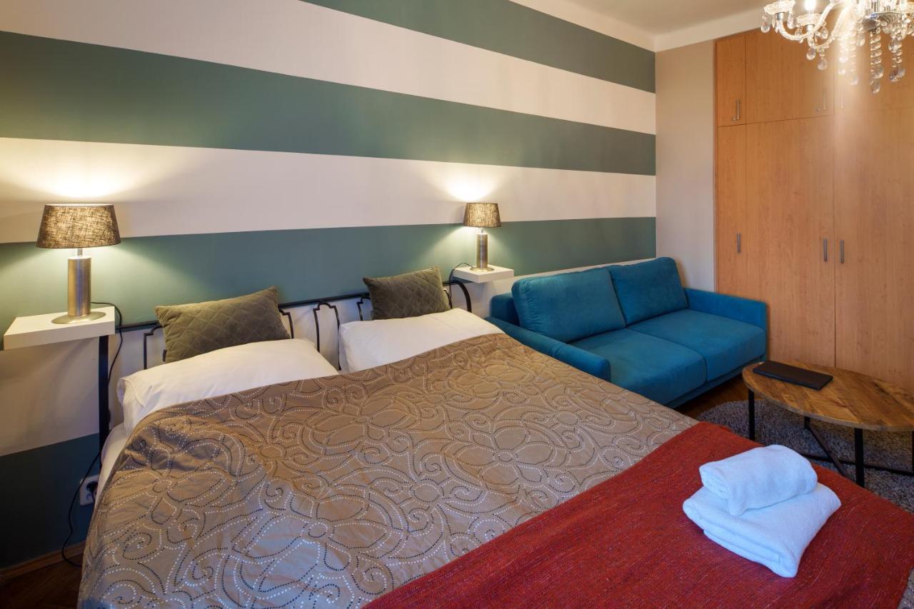 Dlouha Apartment With Balcony براغ المظهر الخارجي الصورة