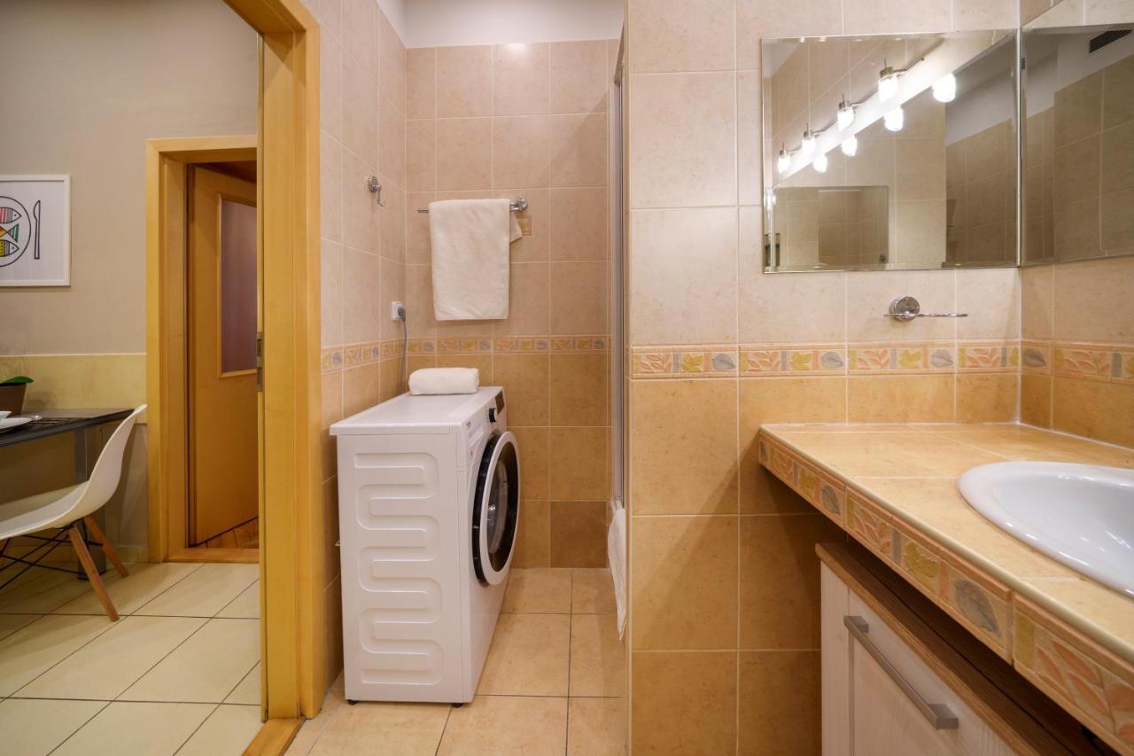 Dlouha Apartment With Balcony براغ المظهر الخارجي الصورة
