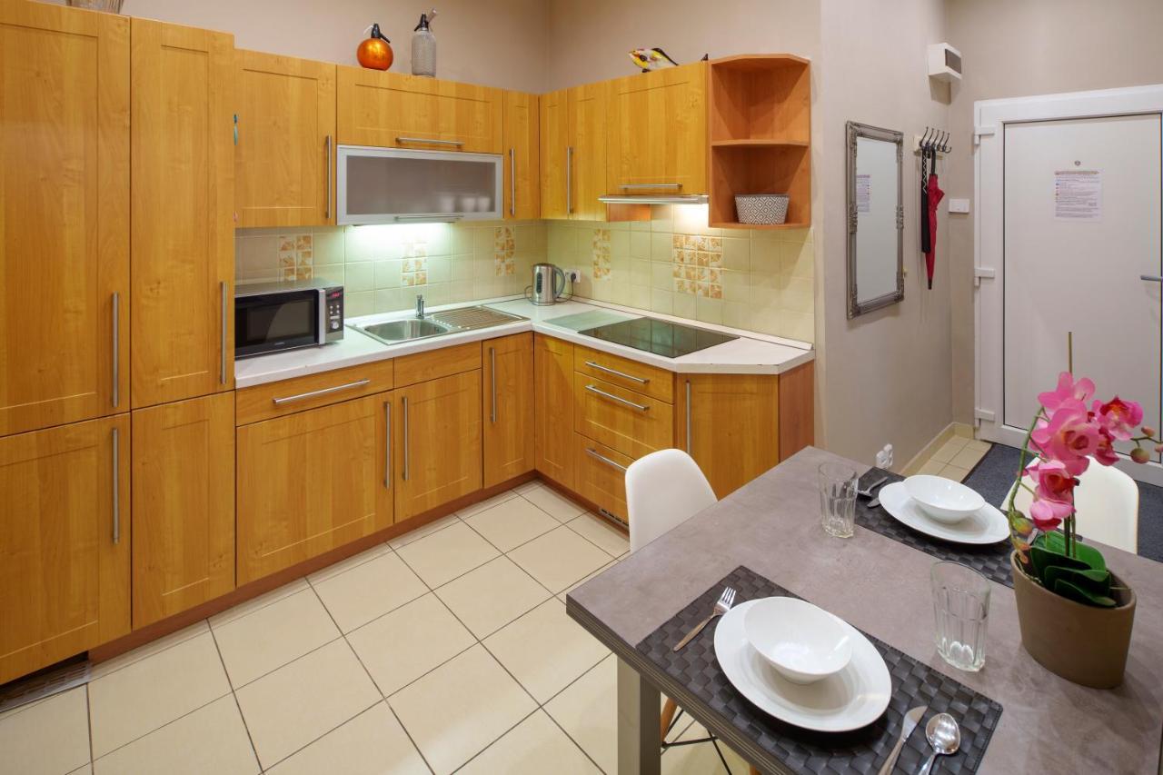 Dlouha Apartment With Balcony براغ المظهر الخارجي الصورة